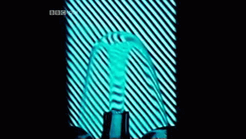 Shows a Liquid Helium fountain